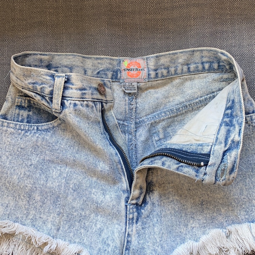 Shorts - Picture 4 of 6